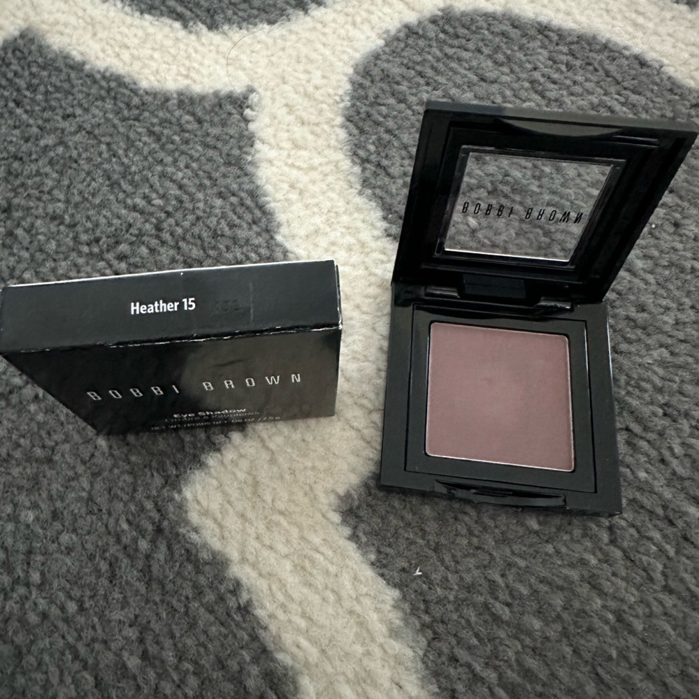 Bobbi Brown eyeshadow
